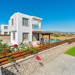 Olga Luxury Front Villas 라카니아
